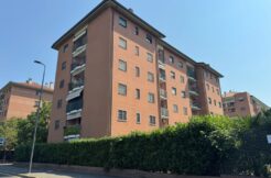 Quadrilocale con doppi servizi e box a Milano