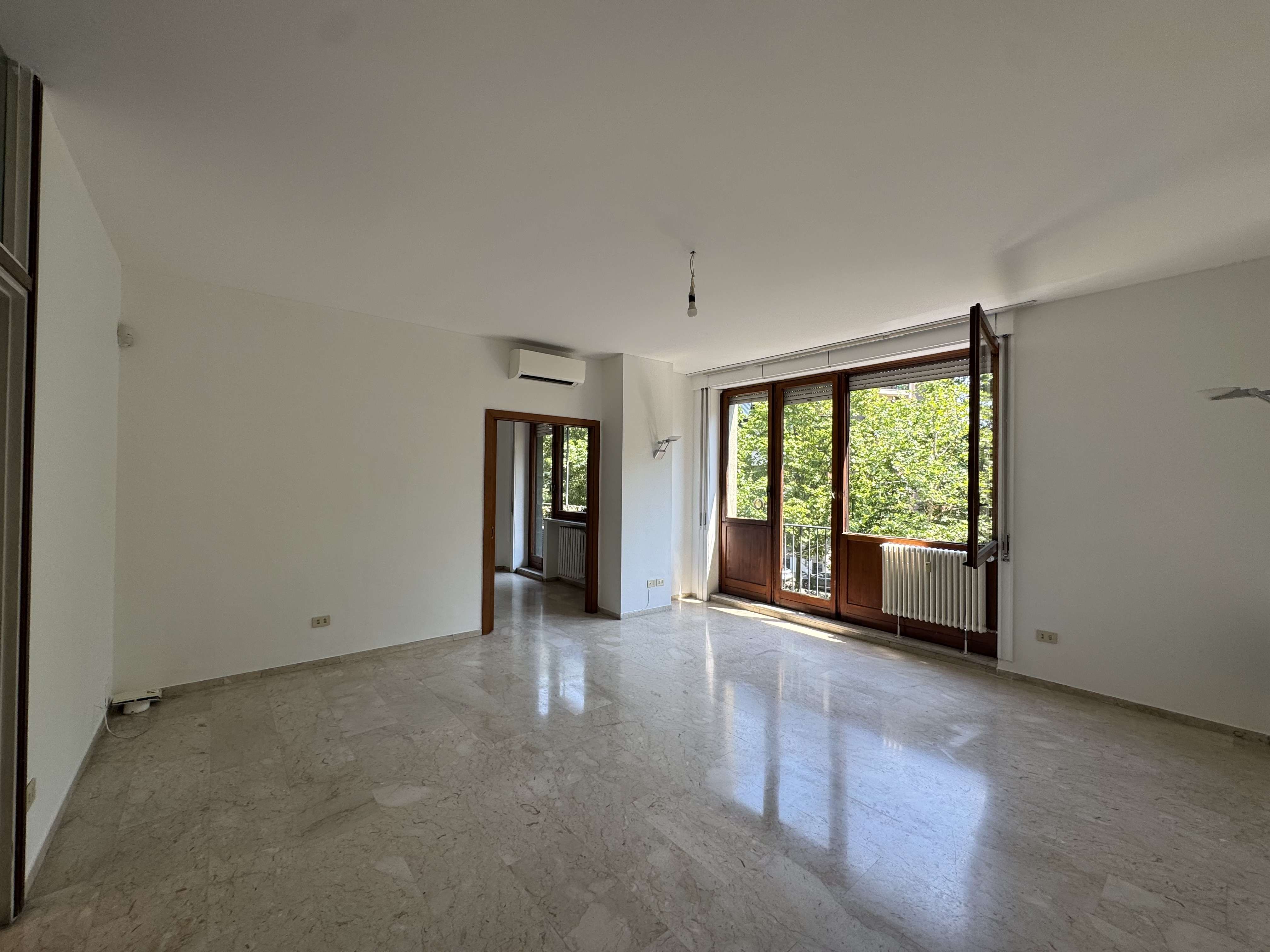 Appartamento quadrilocale in affitto a Milano Centro